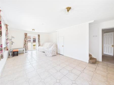 3 bedroom Semi-detached house for sale in Crossleaze Road, Hanham