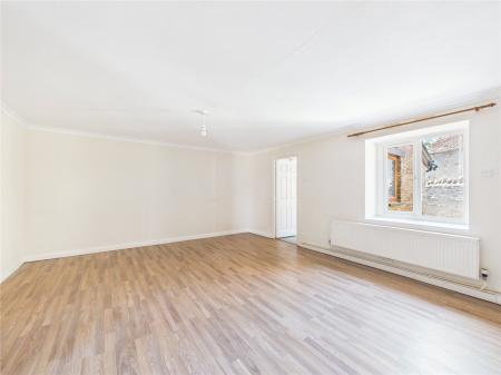 3 bedroom Semi-detached house for sale in Crossleaze Road, Hanham