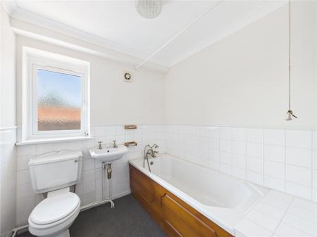 3 bedroom Semi-detached house for sale in Crossleaze Road, Hanham