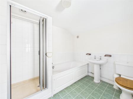 3 bedroom Semi-detached house for sale in Crossleaze Road, Hanham