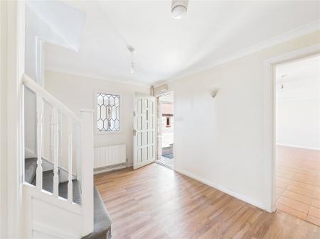 3 bedroom Semi-detached house for sale in Crossleaze Road, Hanham
