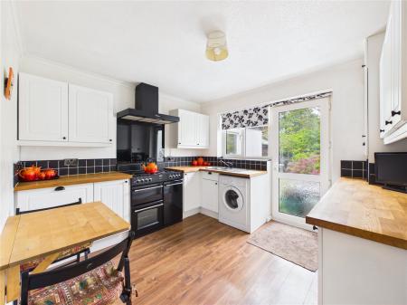 2 bedroom Semi-detached bungalow for sale in Stourton Drive, Barrs Court