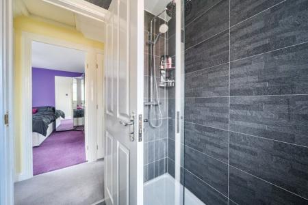 4 bedroom Detached house for sale in Ferndale Avenue, Longwell Green