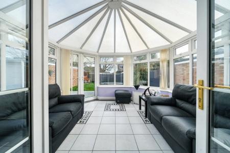 4 bedroom Detached house for sale in Ferndale Avenue, Longwell Green
