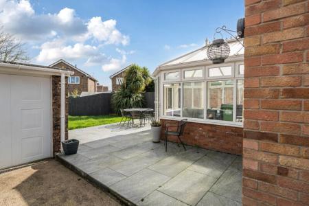 4 bedroom Detached house for sale in Ferndale Avenue, Longwell Green