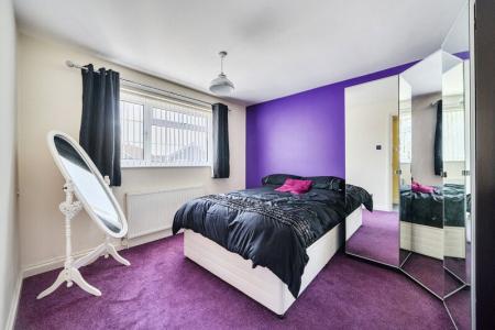 4 bedroom Detached house for sale in Ferndale Avenue, Longwell Green