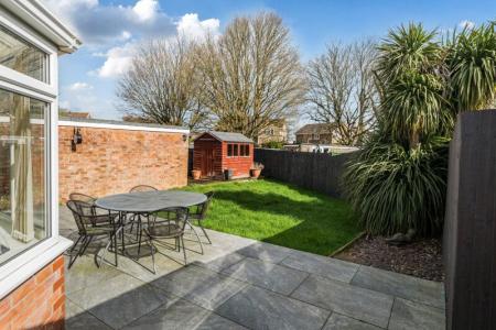4 bedroom Detached house for sale in Ferndale Avenue, Longwell Green