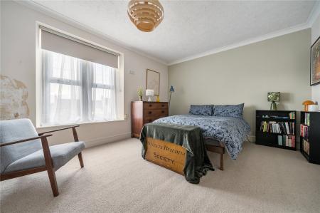 2 bedroom End of terrace house for sale in West Street, Oldland Common