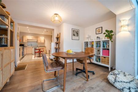 2 bedroom End of terrace house for sale in West Street, Oldland Common
