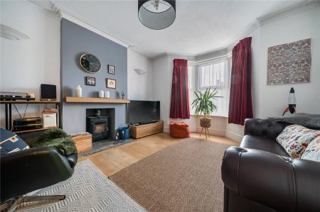 2 bedroom End of terrace house for sale in West Street, Oldland Common