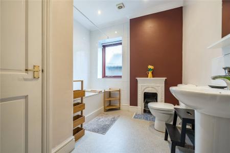 2 bedroom End of terrace house for sale in West Street, Oldland Common
