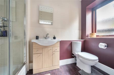 2 bedroom End of terrace house for sale in West Street, Oldland Common
