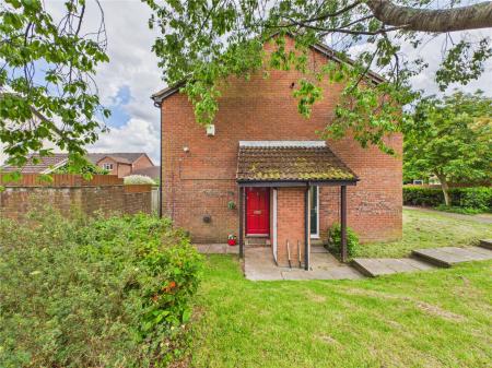 1 bedroom End of terrace house for sale in Lynch Court, Longwell Green