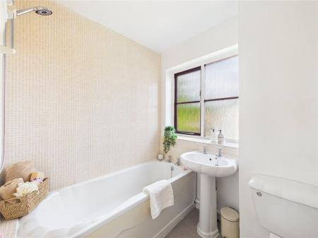1 bedroom End of terrace house for sale in Lynch Court, Longwell Green
