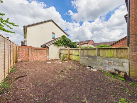 1 bedroom End of terrace house for sale in Lynch Court, Longwell Green