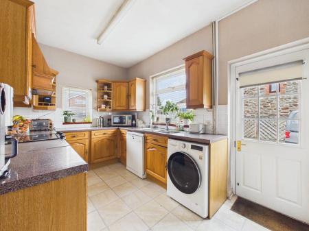 4 bedroom Semi-detached house for sale in Mill Lane, Warmley