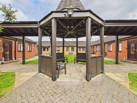 2 bedroom Bungalow for sale in Avondale Court, Long Beach Road