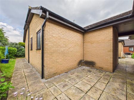 2 bedroom Bungalow for sale in Avondale Court, Long Beach Road