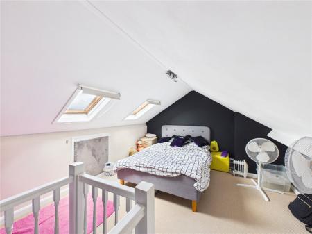 4 bedroom Semi-detached house for sale in Westcourt Drive, Oldland Common