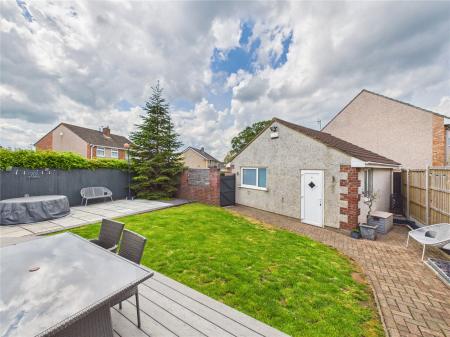 4 bedroom Semi-detached house for sale in Westcourt Drive, Oldland Common