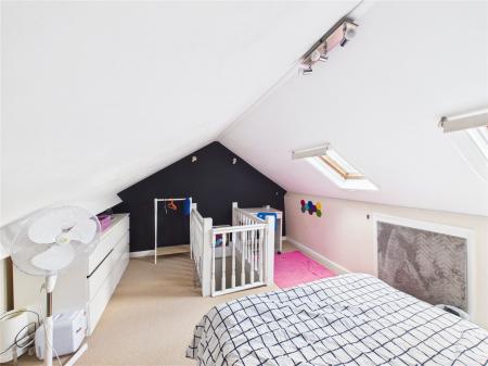 4 bedroom Semi-detached house for sale in Westcourt Drive, Oldland Common