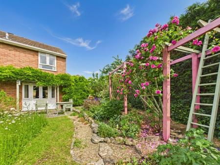 4 bedroom Detached house for sale in Harlech Way, Willsbridge