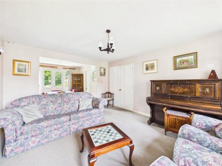 4 bedroom Detached house for sale in Harlech Way, Willsbridge