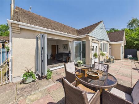 1 bedroom Detached bungalow for sale in Siston Common, Bristol
