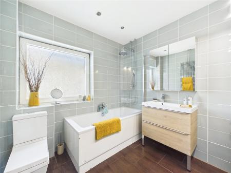 1 bedroom Detached bungalow for sale in Siston Common, Bristol