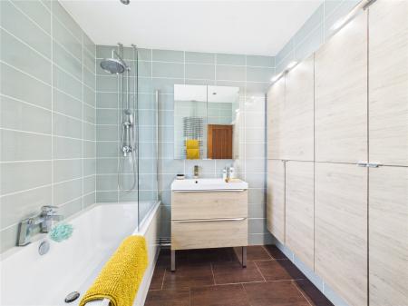 1 bedroom Detached bungalow for sale in Siston Common, Bristol