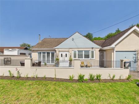 1 bedroom Detached bungalow for sale in Siston Common, Bristol