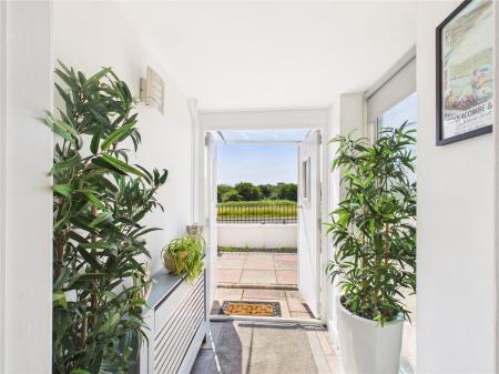 1 bedroom Detached bungalow for sale in Siston Common, Bristol