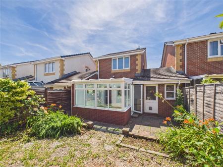 2 bedroom Link detached house for sale in Churchill Close, Barrs Court