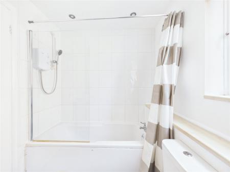2 bedroom Link detached house for sale in Churchill Close, Barrs Court