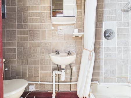 3 bedroom Detached house for sale in West Street, Oldland Common