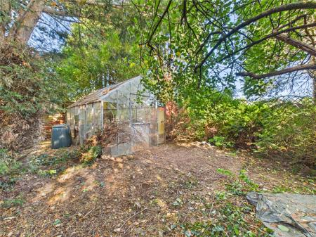 3 bedroom Detached house for sale in West Street, Oldland Common