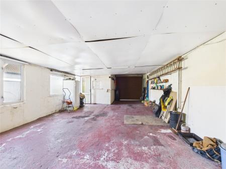 3 bedroom Detached house for sale in West Street, Oldland Common