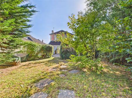 3 bedroom Detached house for sale in West Street, Oldland Common
