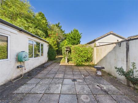 3 bedroom Detached house for sale in West Street, Oldland Common