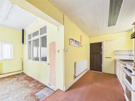 3 bedroom Detached house for sale in West Street, Oldland Common
