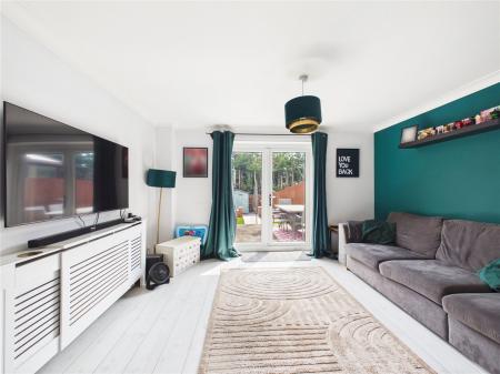 2 bedroom Terraced House for sale in Stoneleigh Drive, Barrs Court