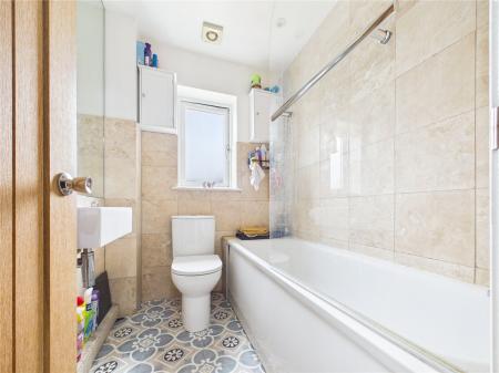 2 bedroom Terraced House for sale in Stoneleigh Drive, Barrs Court