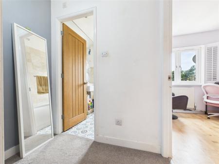 2 bedroom Terraced House for sale in Stoneleigh Drive, Barrs Court