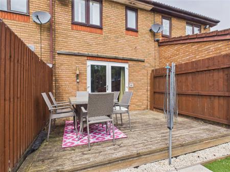 2 bedroom Terraced House for sale in Stoneleigh Drive, Barrs Court