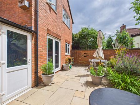 3 bedroom Link detached house for sale in Lees Lane, North Common