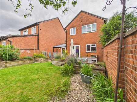 3 bedroom Link detached house for sale in Lees Lane, North Common