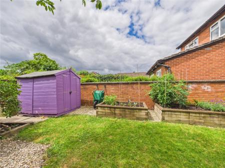 3 bedroom Link detached house for sale in Lees Lane, North Common