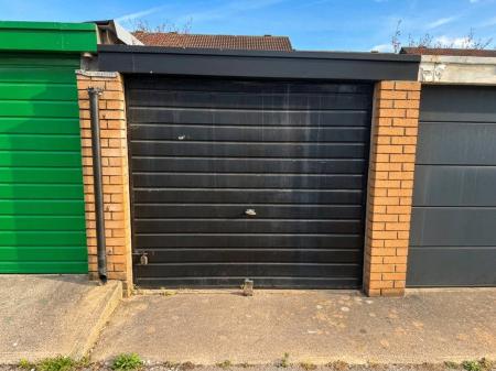 2 bedroom Terraced House for sale in Gilroy Close, Longwell Green