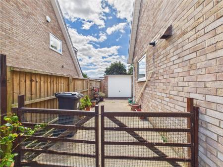 3 bedroom Semi-detached house for sale in Sheridan Way, Longwell Green