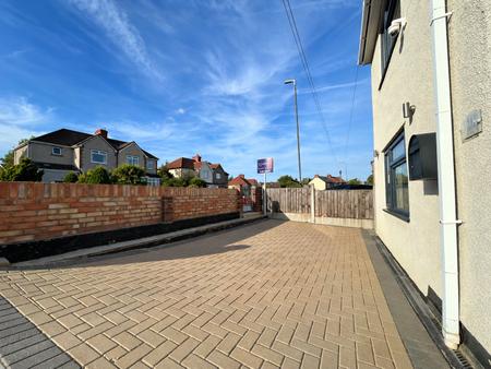 2 bedroom Detached house for sale in Parkwall Road, Cadbury Heath